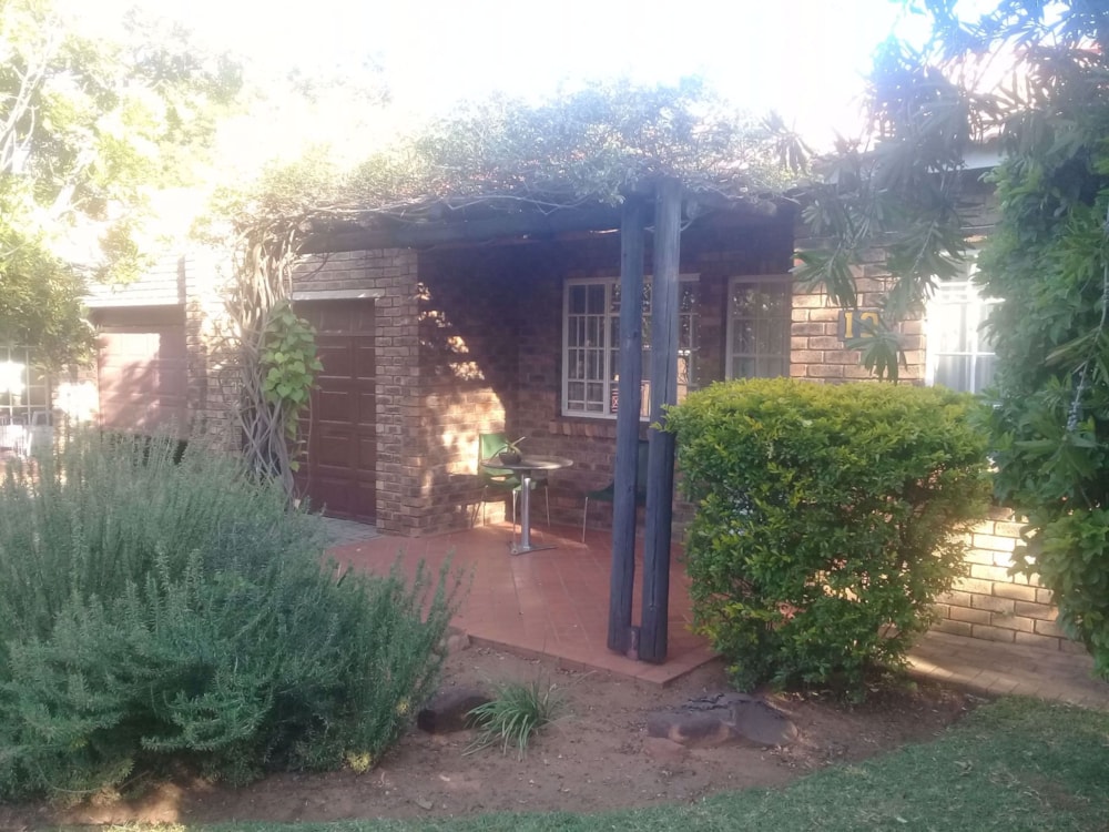 Security complex home for sale in Safari Gardens - 1RU1532848 Security complex home for sale in Safari Gardens - 1RU1532848