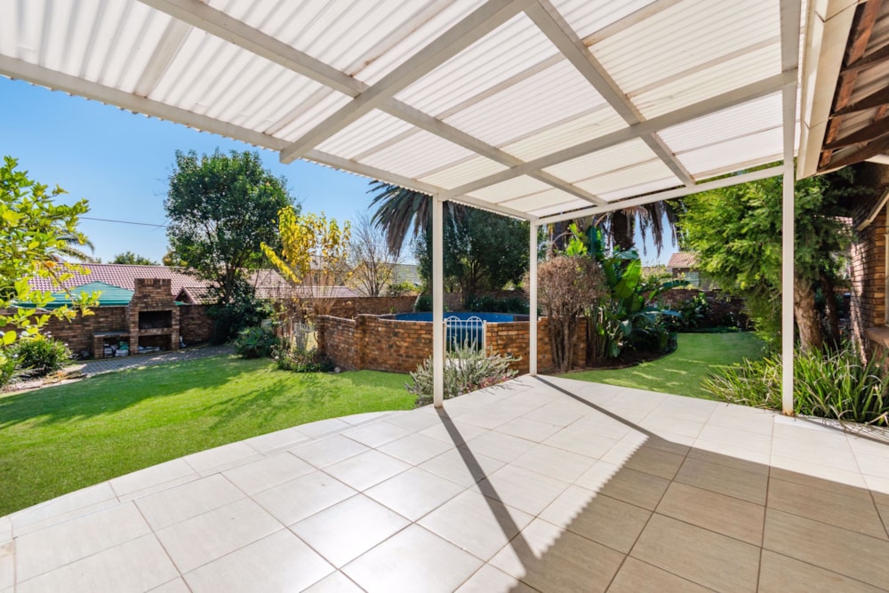 House for sale in Norkem Park - EN1580746 House for sale in Norkem Park - EN1580746