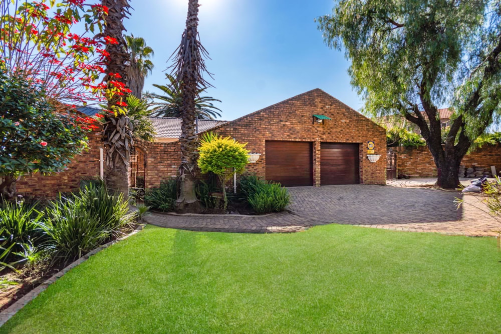 House for sale in Norkem Park - EN1580746 House for sale in Norkem Park - EN1580746