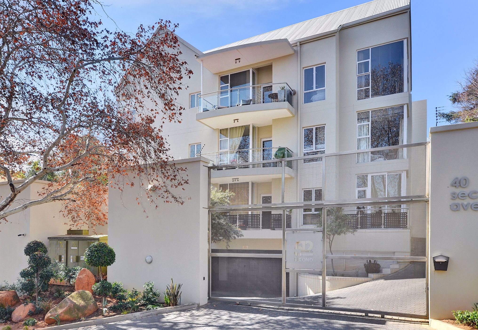 Apartment to rent in Parktown North - JBL1753845