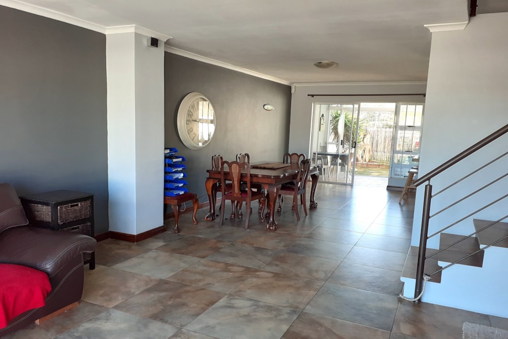 Townhouse to rent in Big Bay - 1TV1744033 Townhouse to rent in Big Bay - 1TV1744033