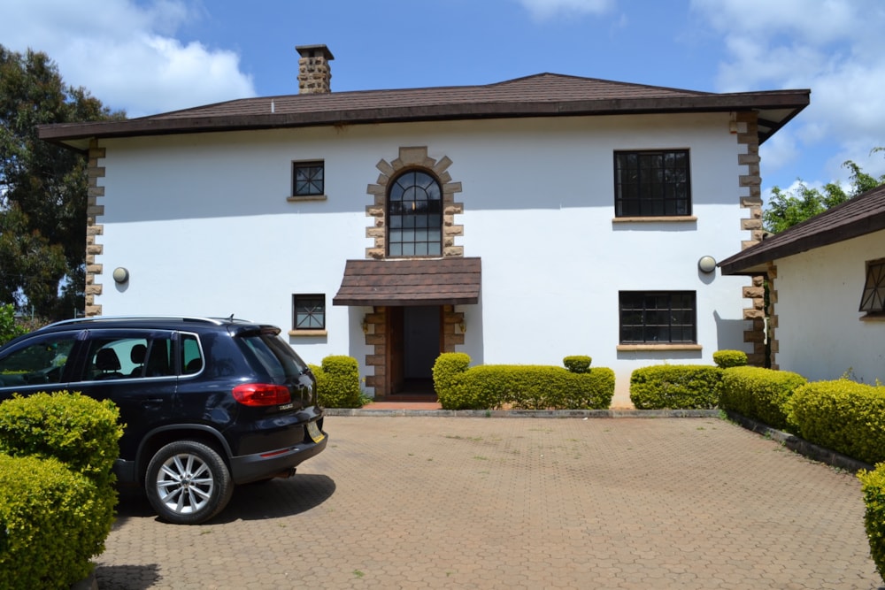 Double-storey house let in Karen, Kenya - 3KE1680609