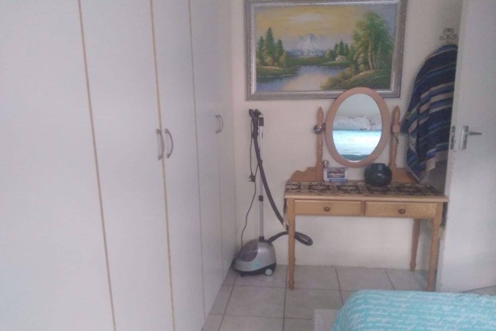 Apartment for sale in Umzinto - 1SI1537075