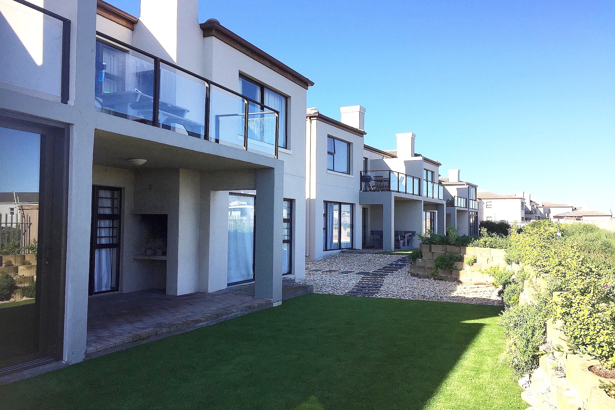 Apartment to rent in Big Bay - 1TV1734495