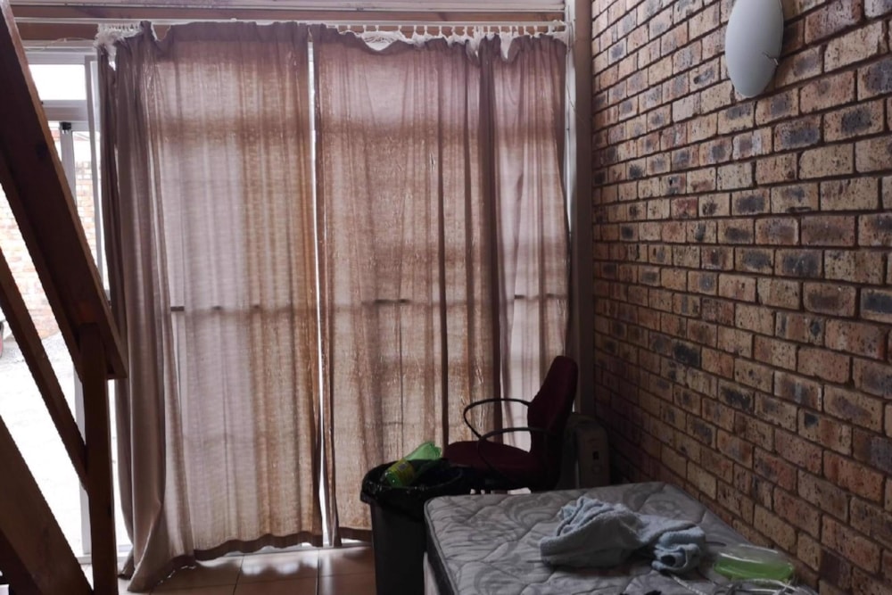Loft to rent in Grahamstown Central (Makhanda Central)  - 1GC1710566 Loft to rent in Grahamstown Central (Makhanda Central)  - 1GC1710566