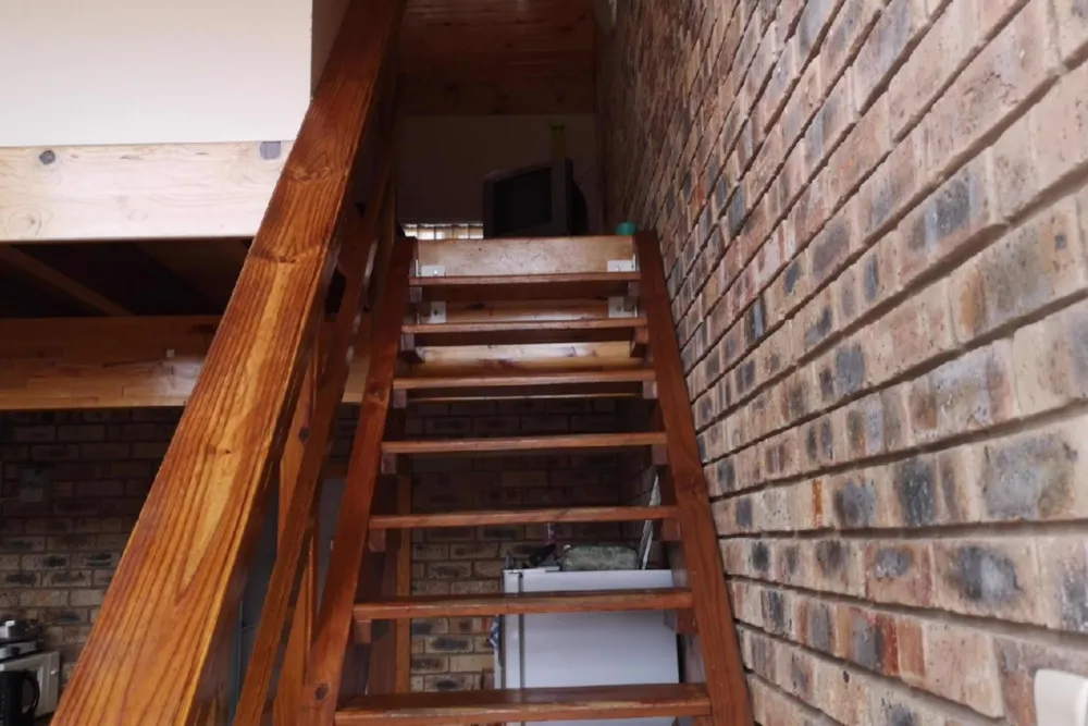 Loft let in Grahamstown Central (Makhanda Central) - 1GC1710566 Loft let in Grahamstown Central (Makhanda Central) - 1GC1710566