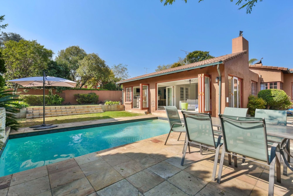 Cluster sold in Douglasdale - FW1644559 Cluster sold in Douglasdale - FW1644559