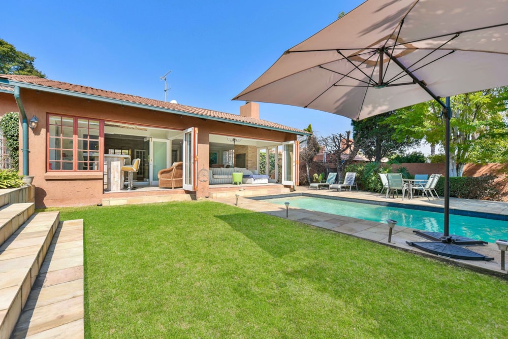 Cluster sold in Douglasdale - FW1644559 Cluster sold in Douglasdale - FW1644559