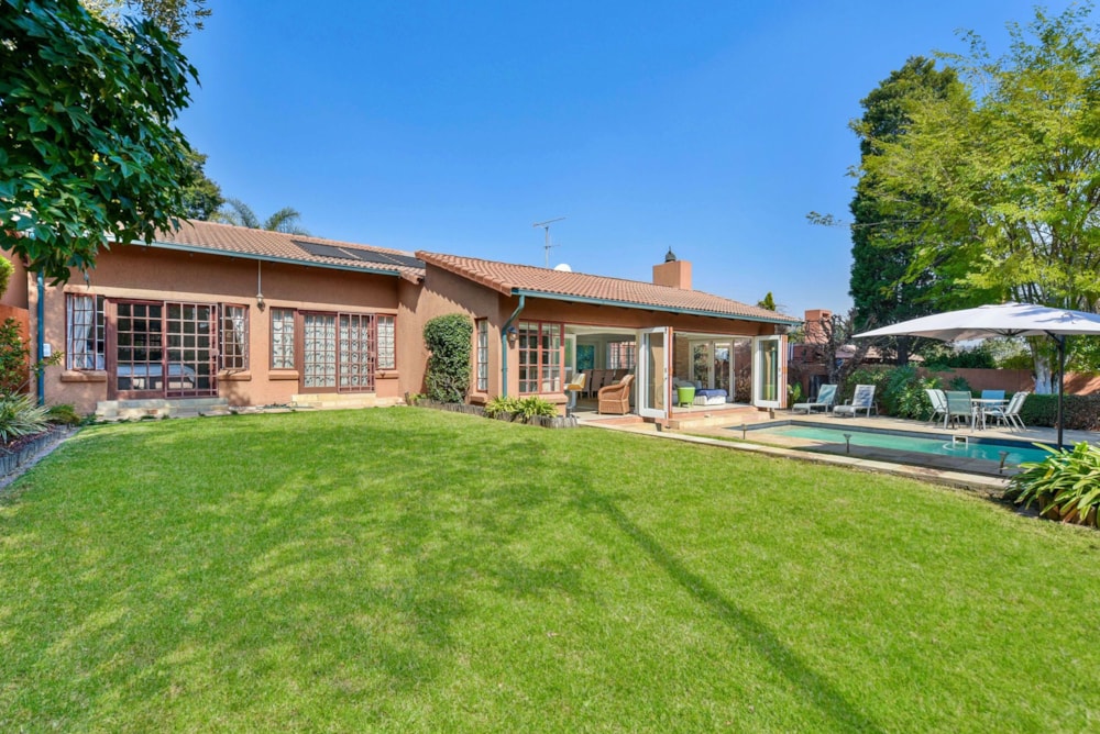 Cluster sold in Douglasdale - FW1644559 Cluster sold in Douglasdale - FW1644559