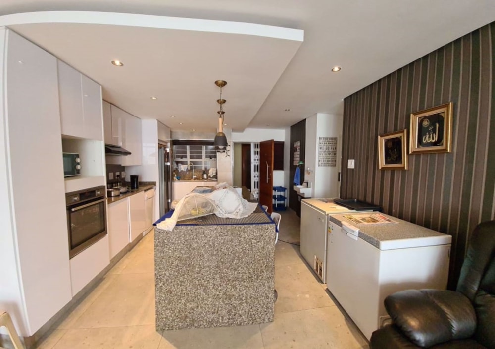Apartment for sale in North Beach Durban - 1DA1541437 Apartment for sale in North Beach Durban - 1DA1541437