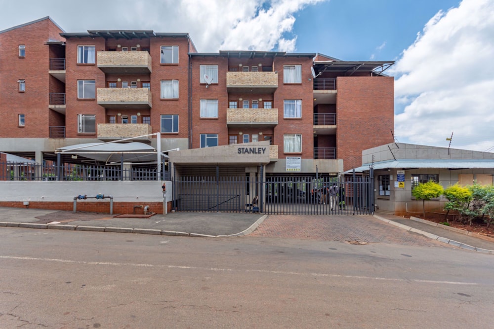 Bachelor apartment for sale in Braamfontein Werf - RAN1536656 Bachelor apartment for sale in Braamfontein Werf - RAN1536656