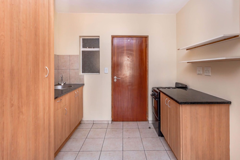 Bachelor apartment for sale in Braamfontein Werf - RAN1536656 Bachelor apartment for sale in Braamfontein Werf - RAN1536656
