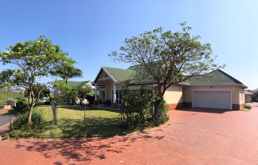 Townhouse to rent in Mount Edgecombe Country Estate - 1MT1746782