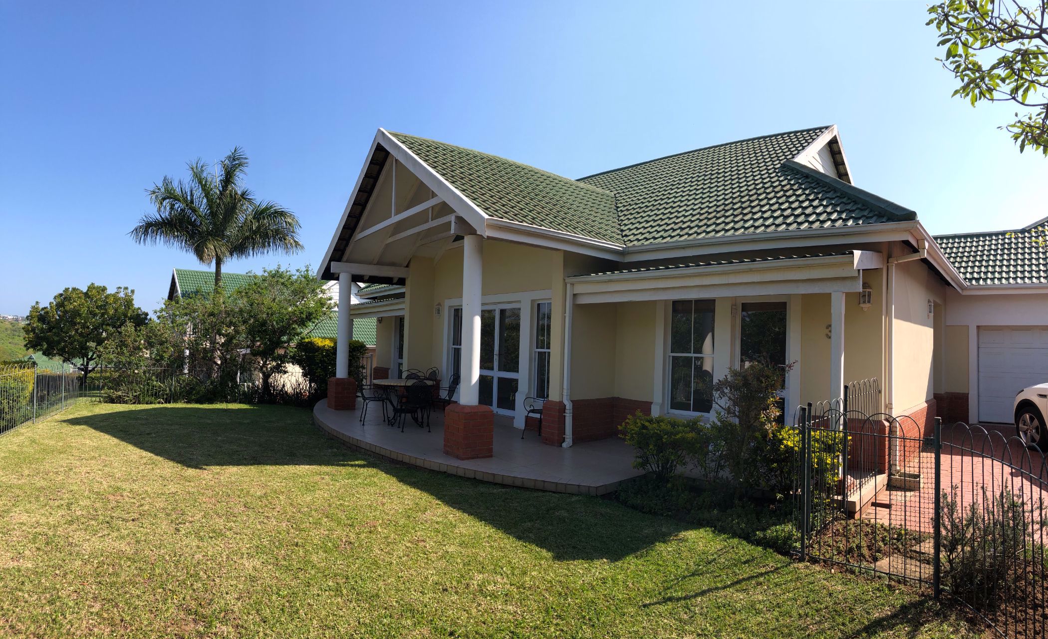 Townhouse to rent in Mount Edgecombe Country Estate - 1MT1746782