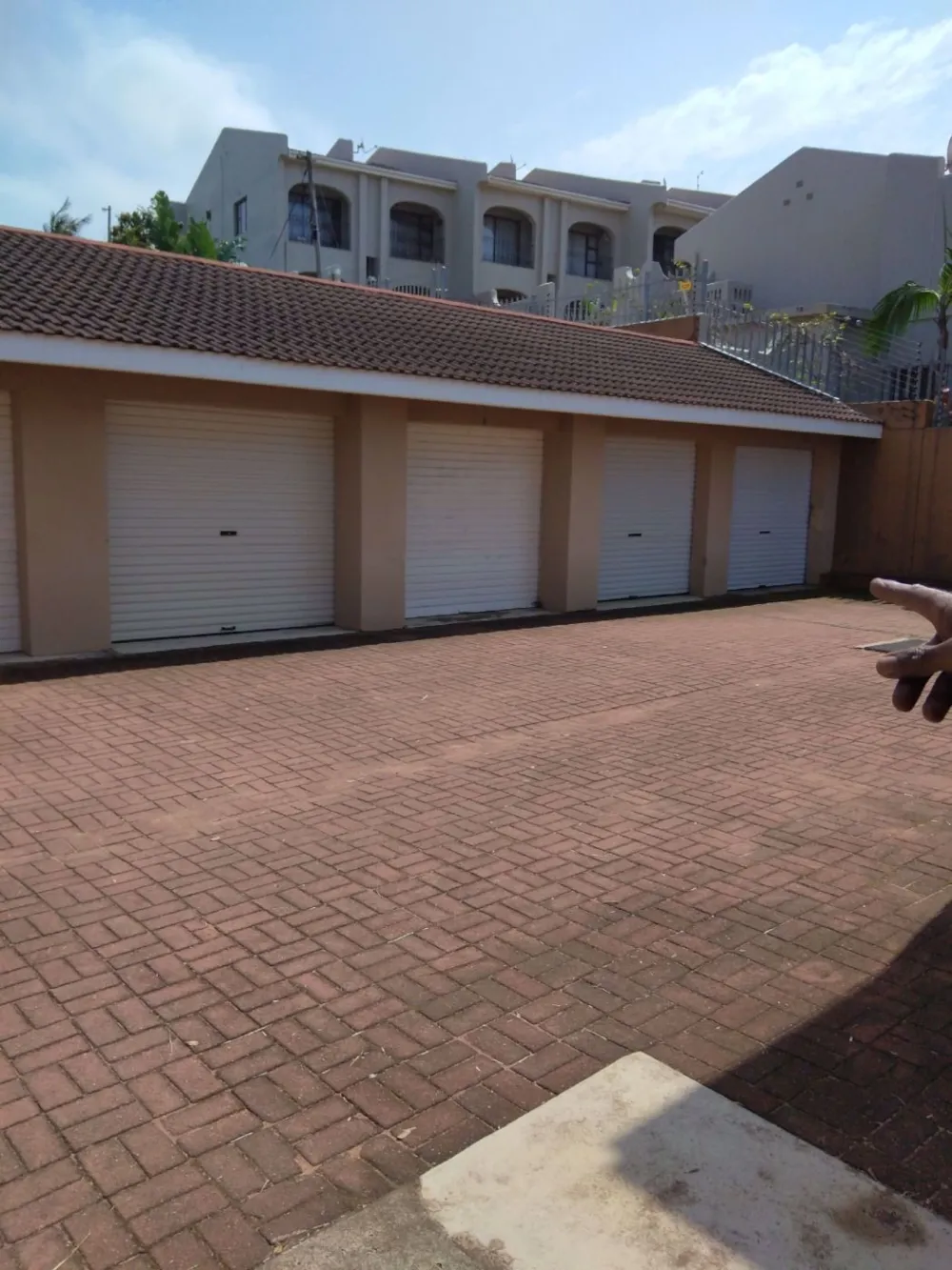 Security complex home for sale in Scottburgh - 1si1573695 Security complex home for sale in Scottburgh - 1si1573695
