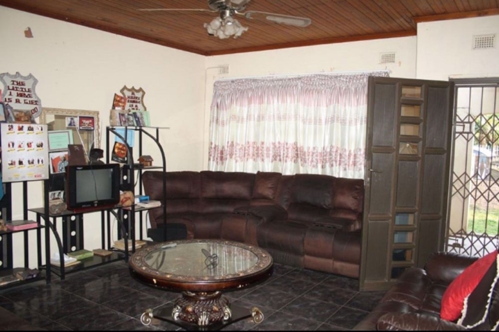 House for sale in Esikhawini - 1RY1545727 House for sale in Esikhawini - 1RY1545727