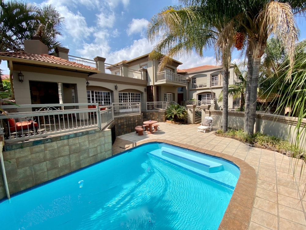 Double-storey house for sale in Cashan - 1RU1543927