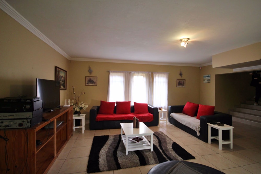 Double-storey house to rent in West Bank, Port Alfred - 1PF1736165