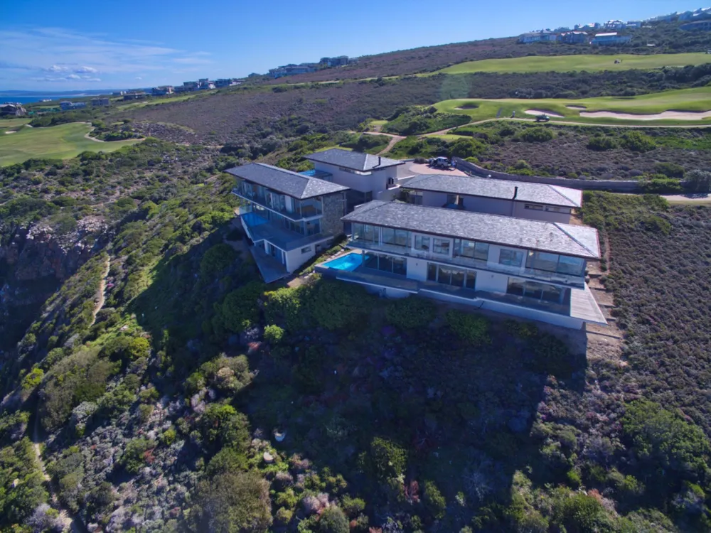 House for sale in Pinnacle Point Golf Estate - 1MB1298743