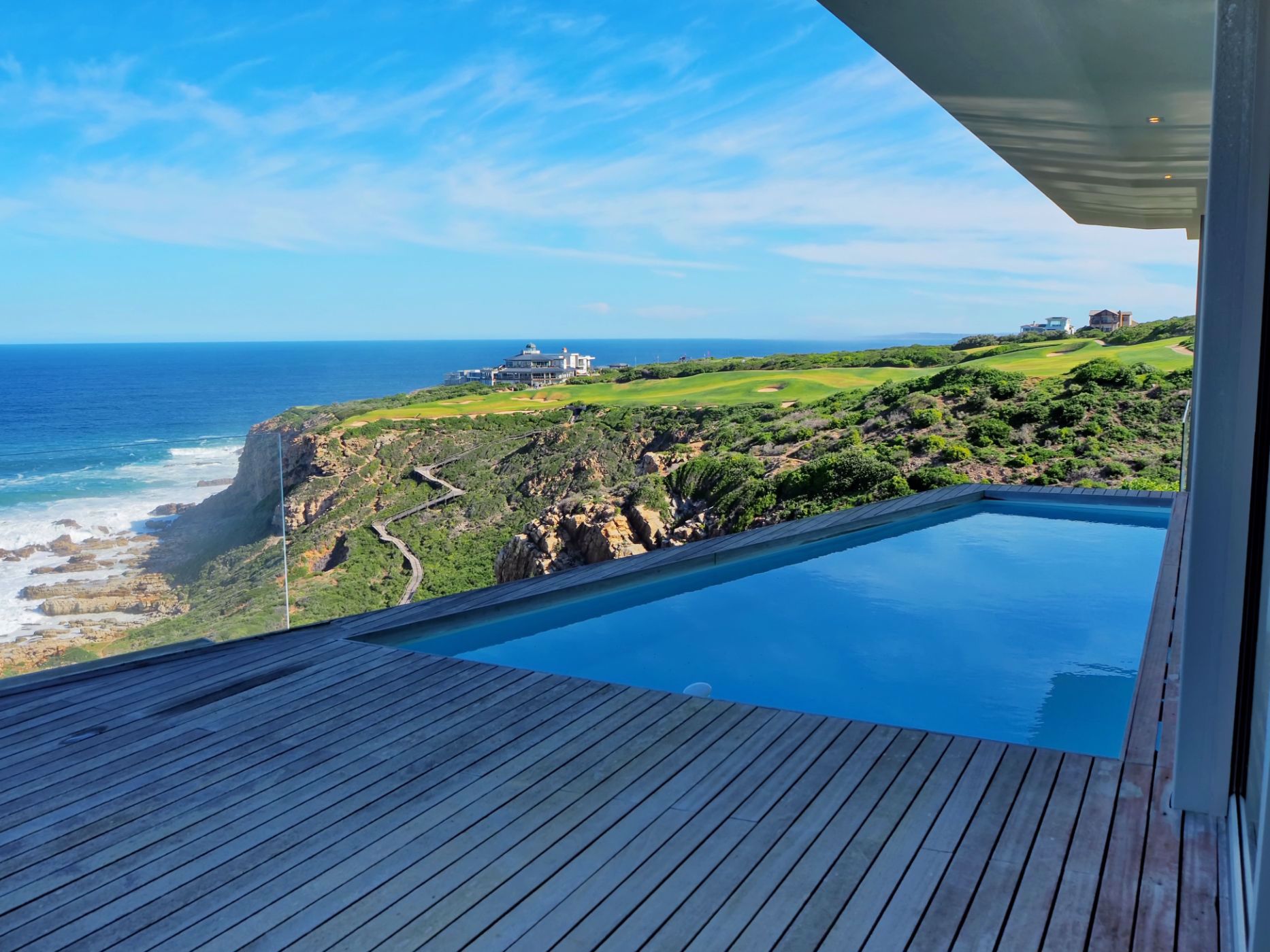 House for sale in Pinnacle Point Golf Estate - 1MB1298744