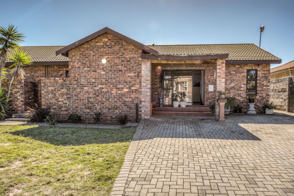 Single-storey house for sale in Summerstrand - 1PLZ1545032 Single-storey house for sale in Summerstrand - 1PLZ1545032