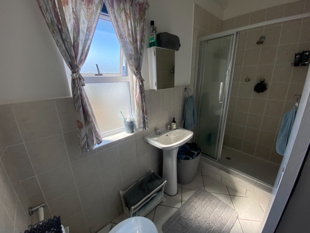 Loft let in Paarl - TKL1545036 Loft let in Paarl - TKL1545036