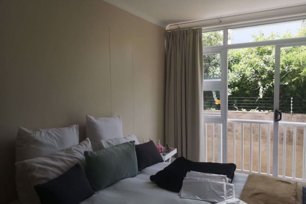 Bachelor apartment to rent in West Hill, Grahamstown, Makhanda - 1GC1750160