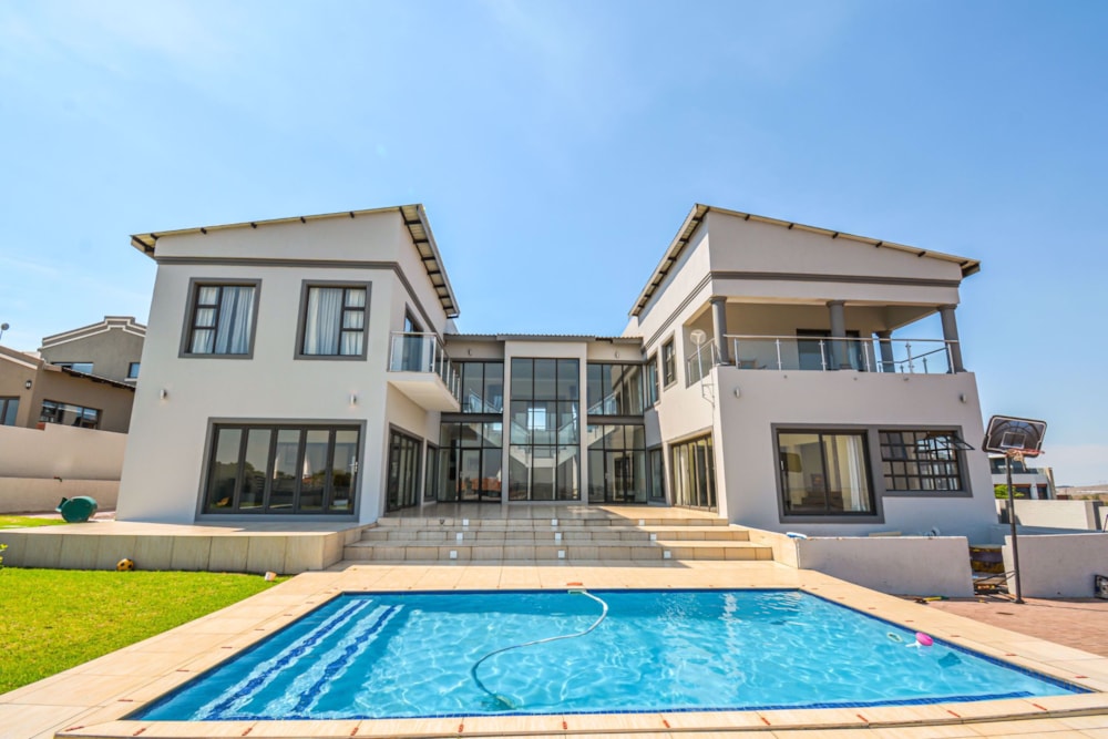 Security estate home for sale in Aquavista Mountain Estate - PRN1582980