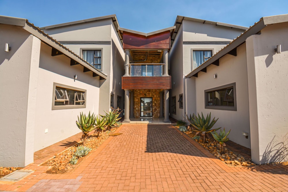 Security estate home for sale in Aquavista Mountain Estate - PRN1582980