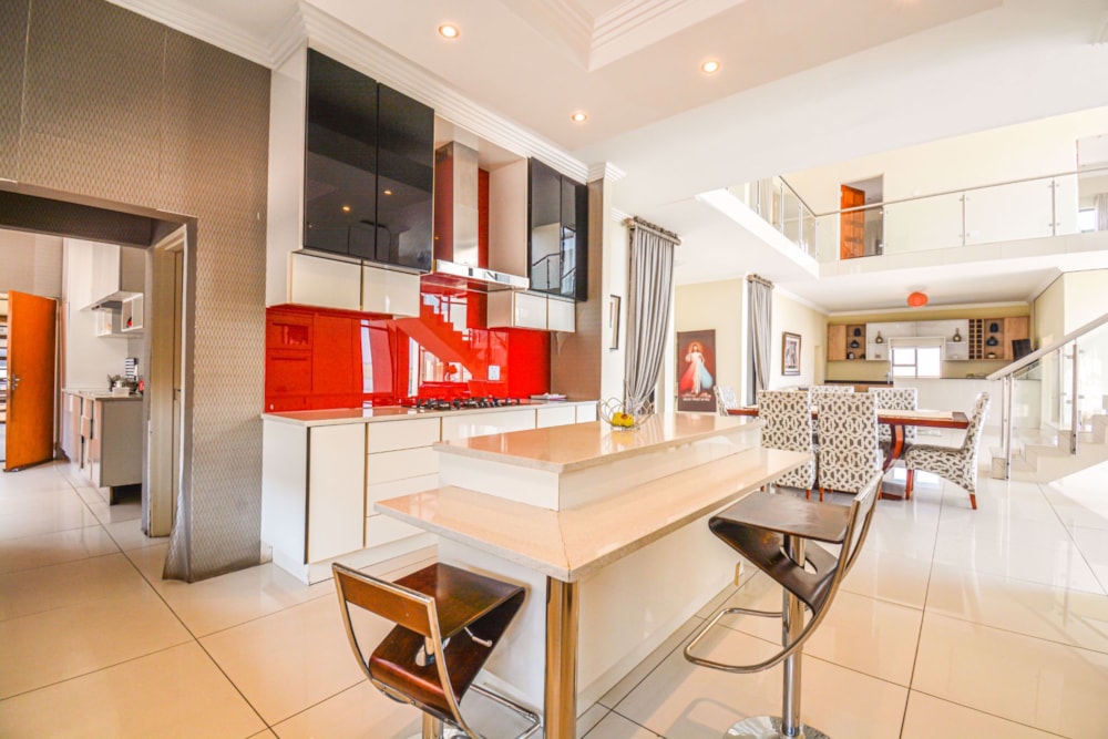 Security estate home for sale in Aquavista Mountain Estate - PRN1582980