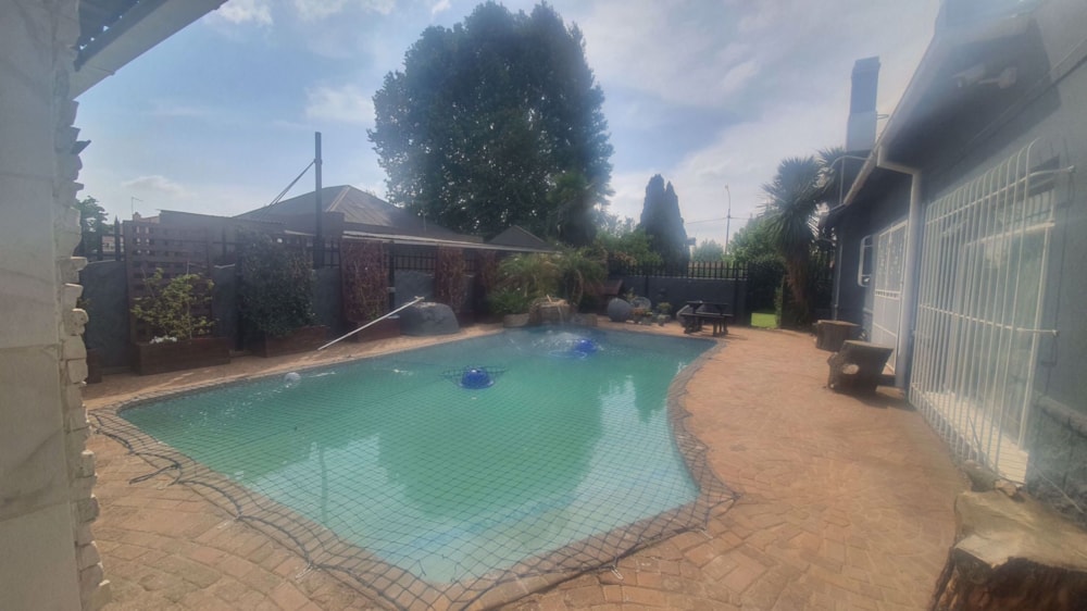 House for sale in Brakpan Central - 1BJ1577365