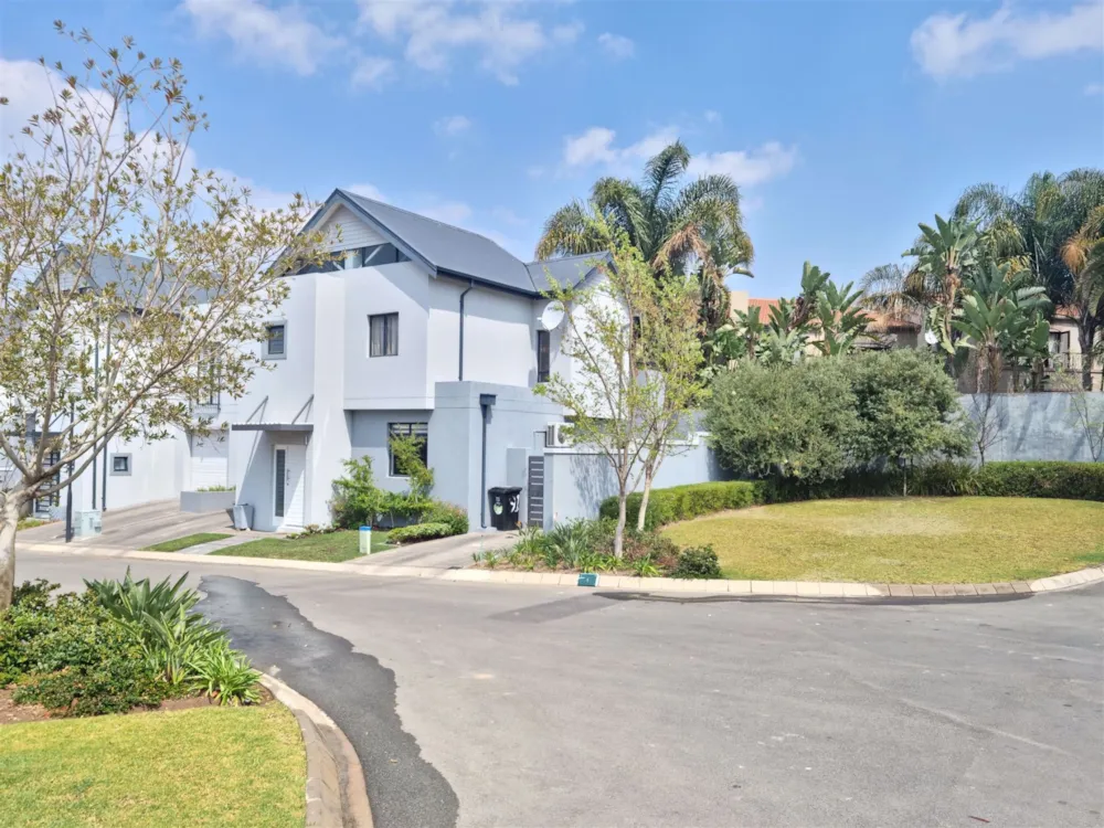 Double-storey cluster let in Broadacres - FYL1731624 Double-storey cluster let in Broadacres - FYL1731624