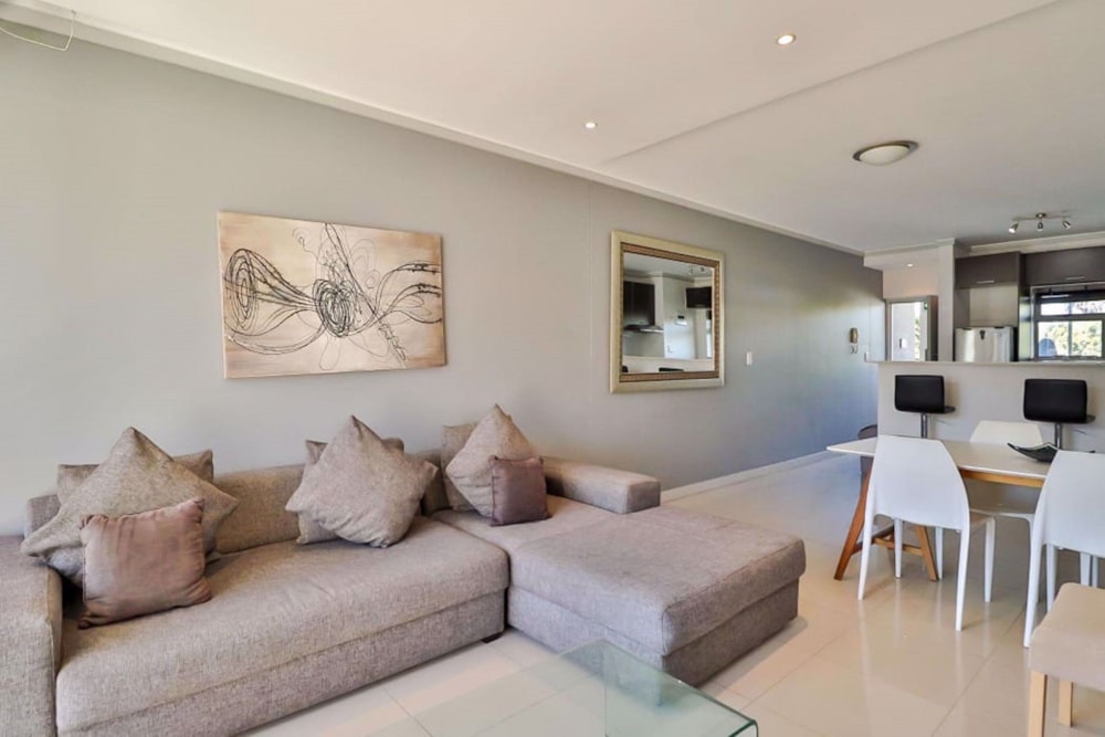 Apartment to rent in Claremont, Cape Town - RBL1720113
