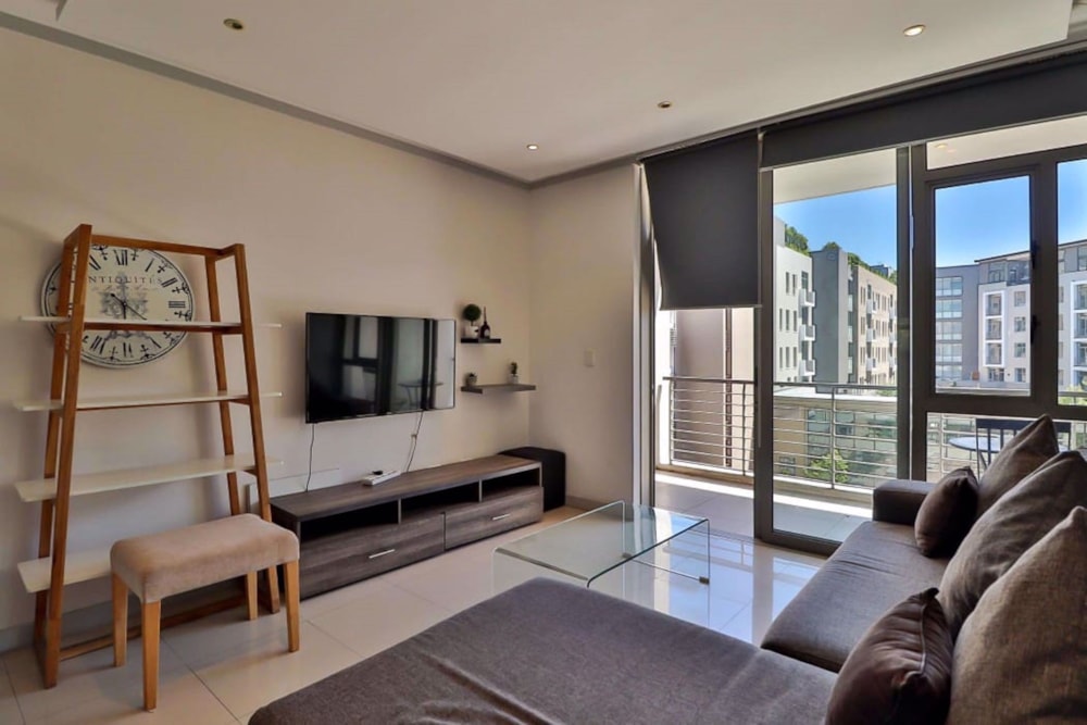 Apartment to rent in Claremont, Cape Town - RBL1720113