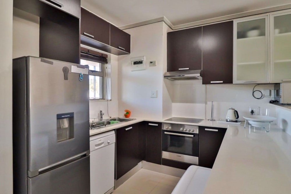 Apartment to rent in Claremont, Cape Town - RBL1720113