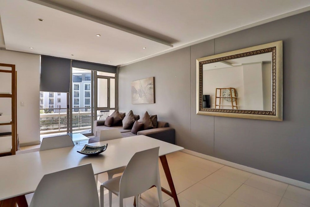 Apartment to rent in Claremont, Cape Town - RBL1720113