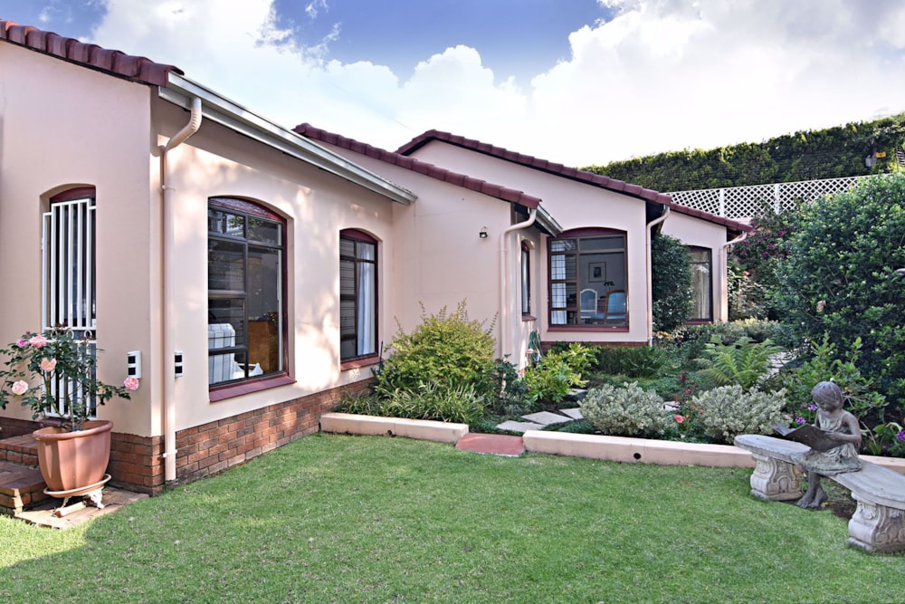 Cluster for sale in Hyde Park, Sandton - HP1549575 Cluster for sale in Hyde Park, Sandton - HP1549575