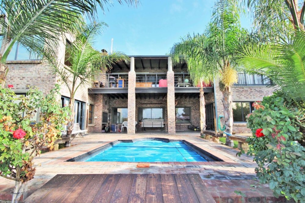 House for sale in Wesbank, Oudtshoorn - 1OU1682275