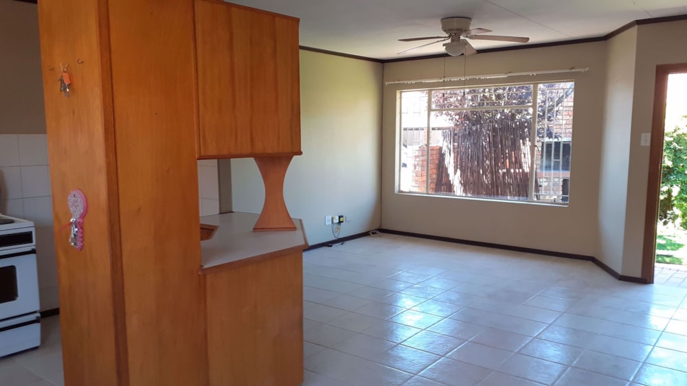 Townhouse to rent in Langenhovenpark - 1BX1751081 Townhouse to rent in Langenhovenpark - 1BX1751081