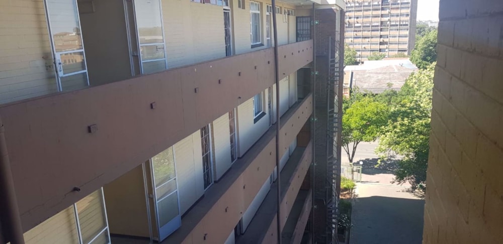 Townhouse for sale in Westdene, Bloemfontein - 1BX1656185