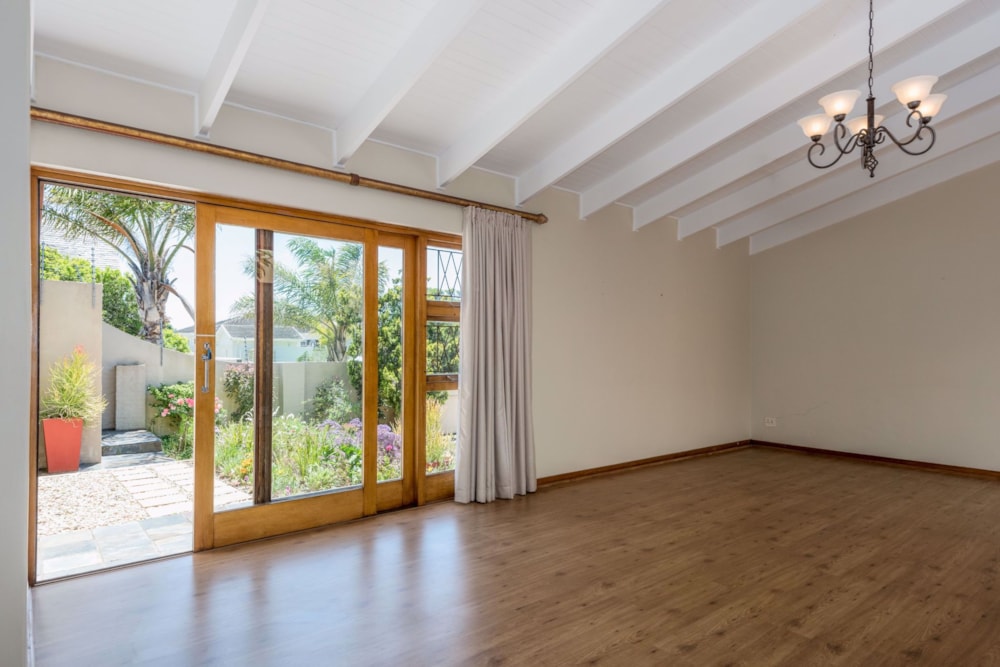House for sale in Summerstrand - 1PLZ1744491