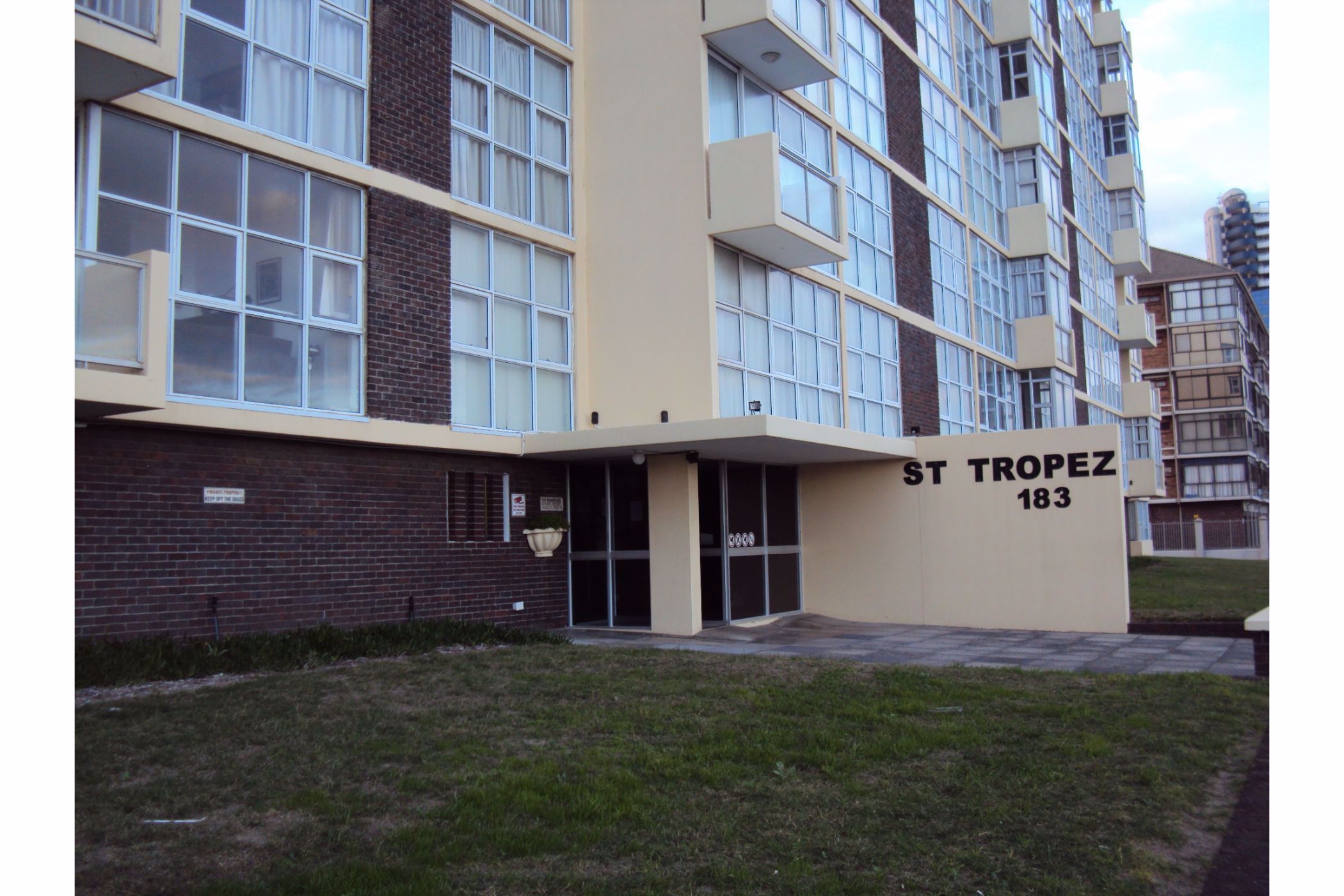 Apartment to rent in Strand North - SW1738285