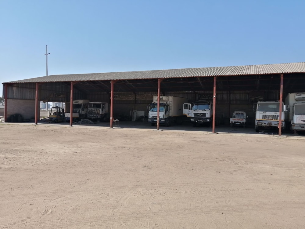 Commercial industrial property for sale in Matola, Mozambique - 3MQ1550671