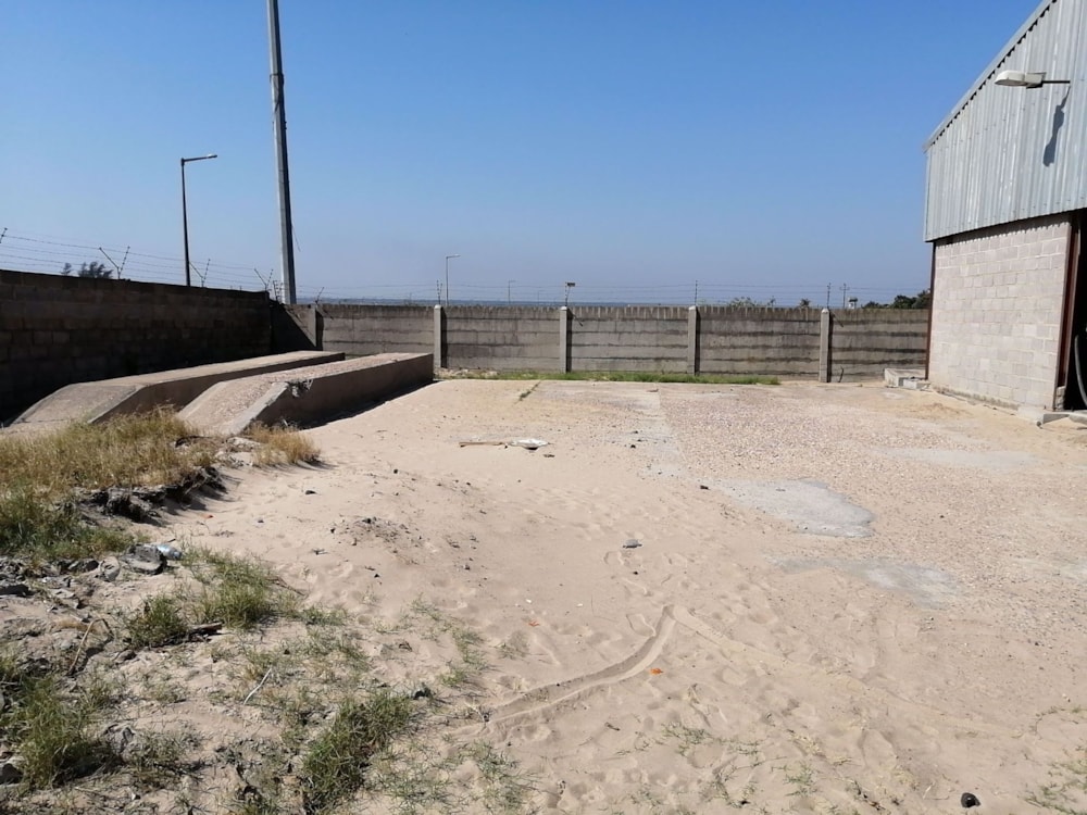 Commercial industrial property for sale in Matola, Mozambique - 3MQ1550671