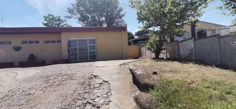House for sale in King Williams Town (Qonce) - 1MH1551259