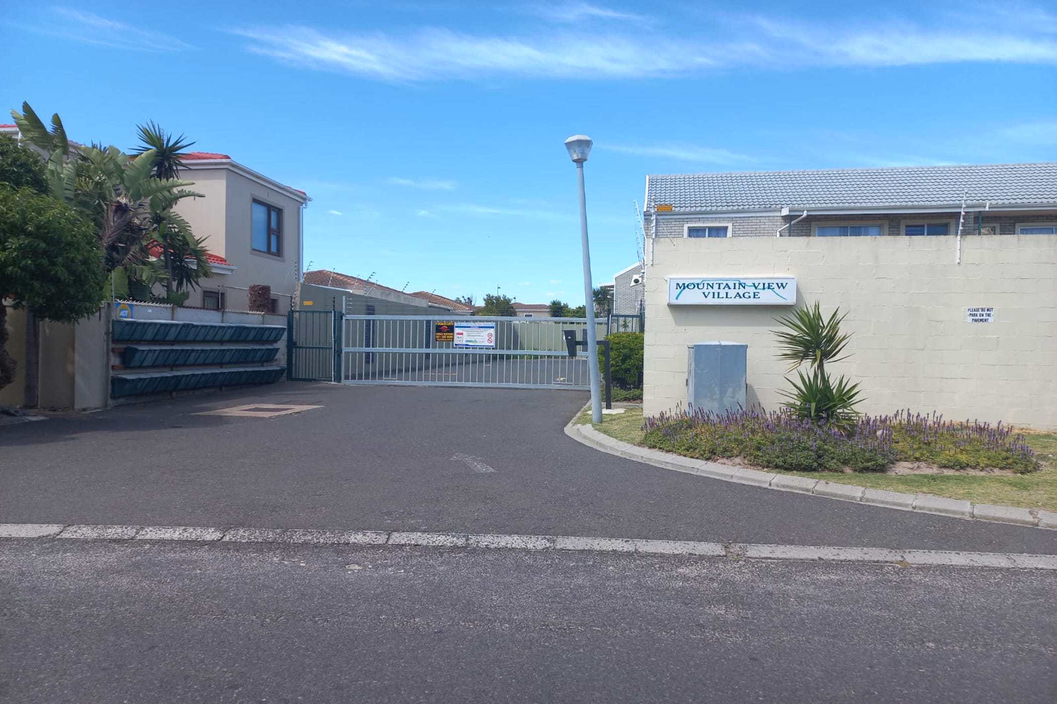 Apartment let in West Beach, Blouberg - 1TV1696641