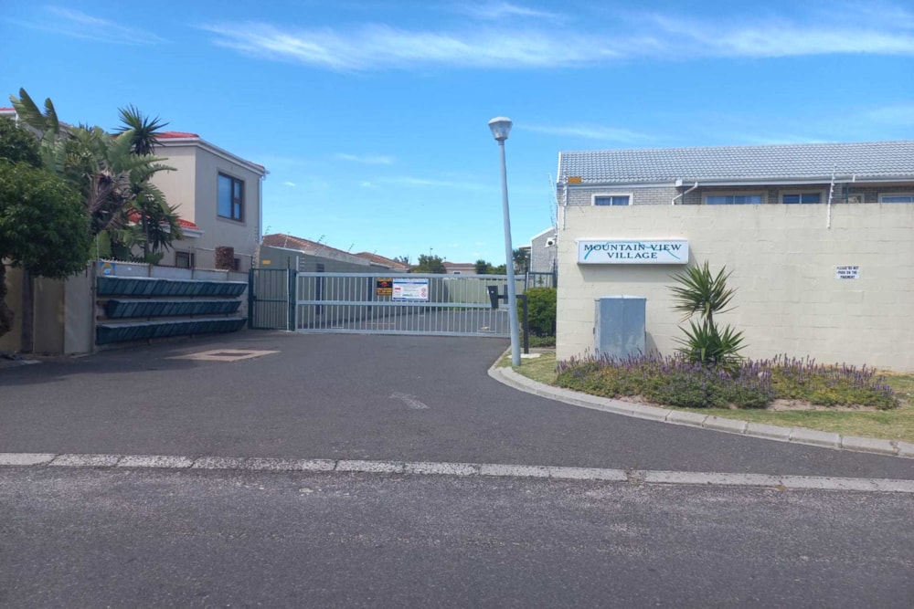 Apartment let in West Beach, Blouberg - 1TV1696641