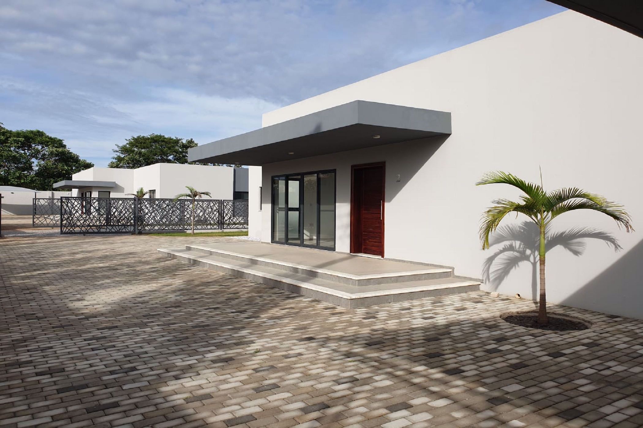 Security complex home to rent in Leopards Hill, Zambia - 3ZA1552721