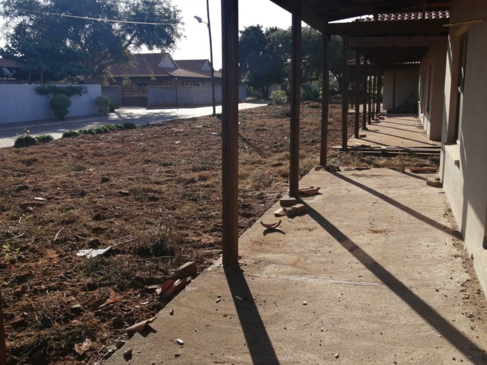 Security complex home for sale in Matola, Mozambique - 3MQ1553679