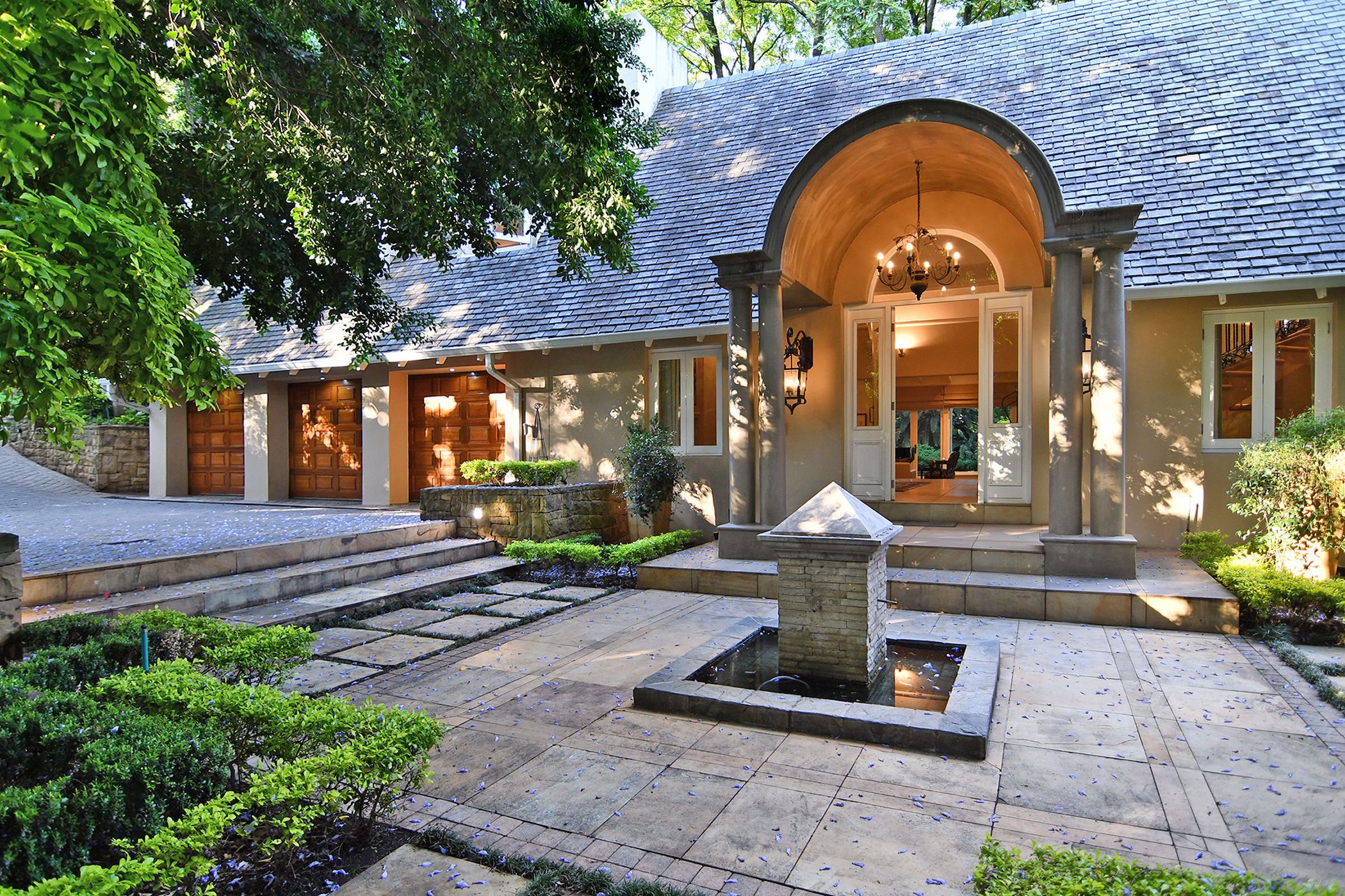 Double-storey house for sale in Bryanston - HP1732300